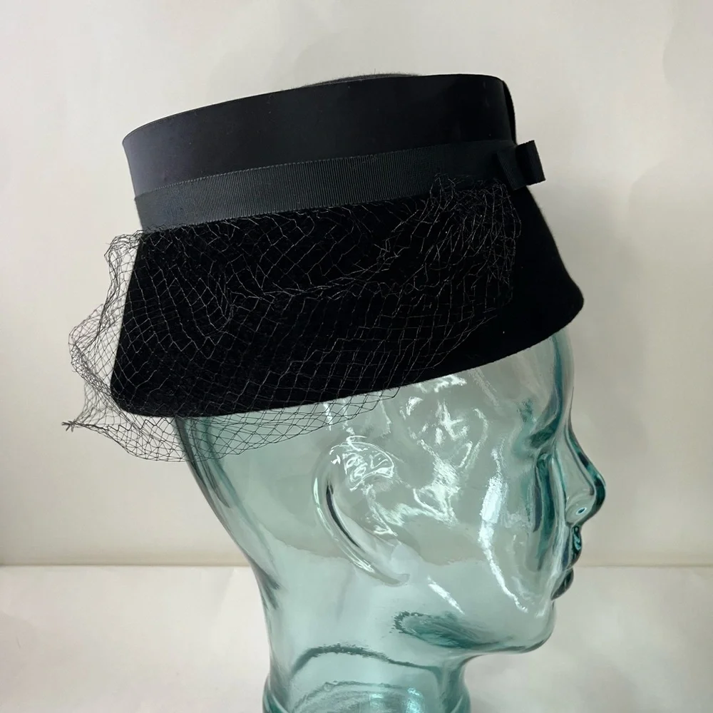 Vintage Peachbloom Velour Ladies Hat Union Made Size Medium Black with hatpin - Picture 2 of 15